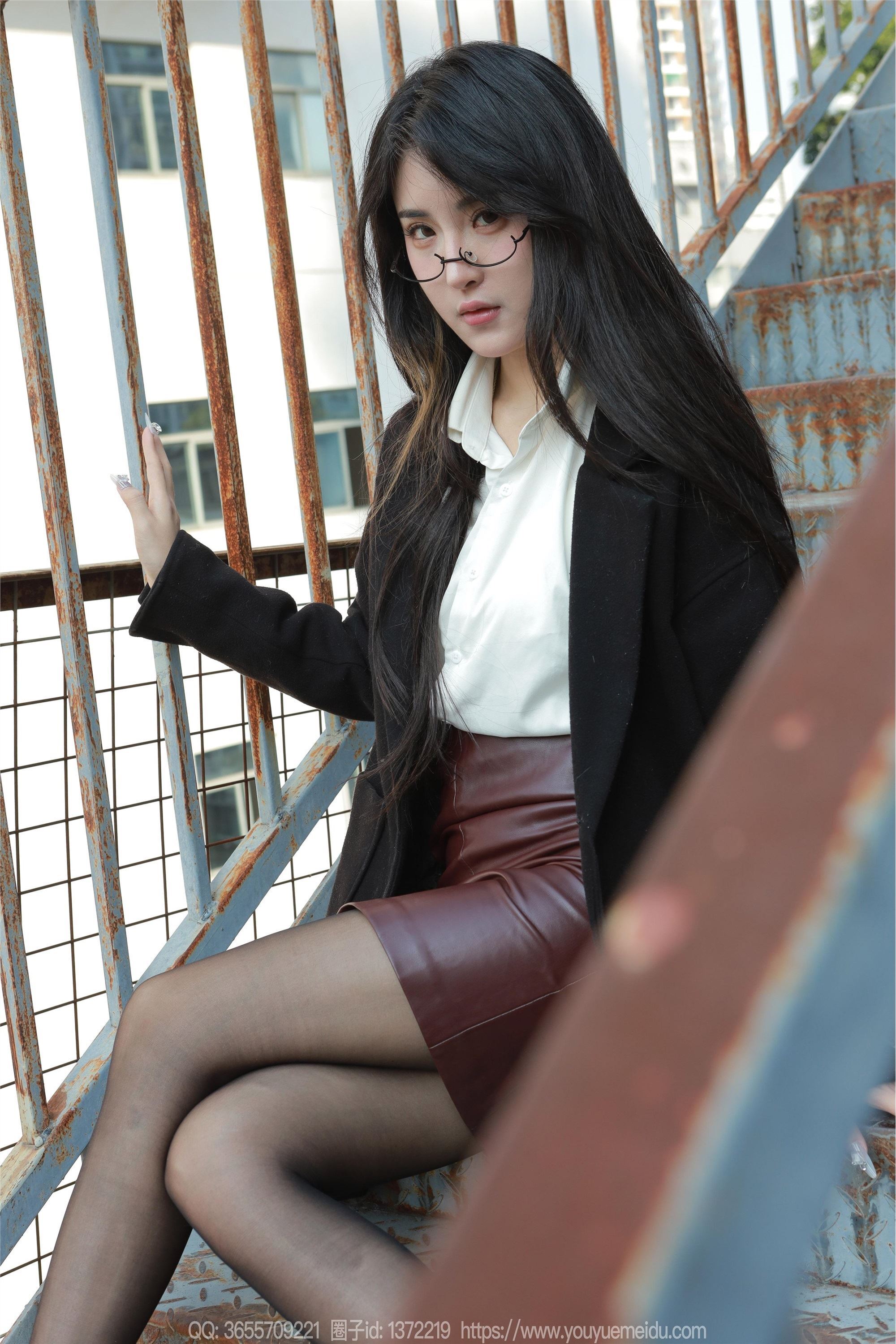 IESS异思趣向  2024.12.22 丝享家 1930 小宝《眼镜美女》